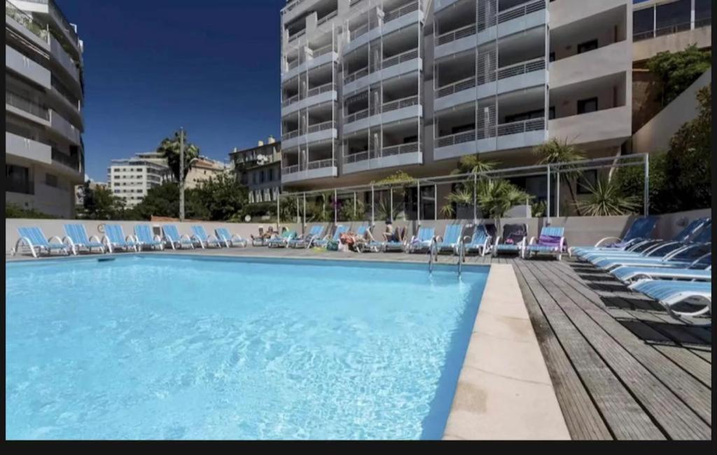 Studio Contemporain Avec Piscine Proche De La Mer Канни Екстер'єр фото
